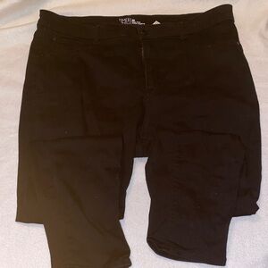 Time and Tru High Rise Ankle Jegging in Black